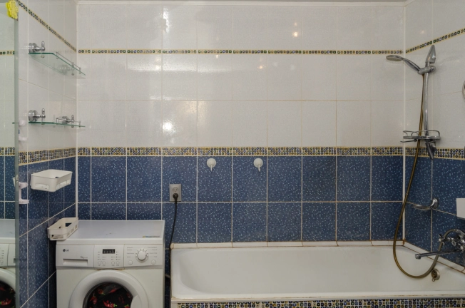 Купить трехкомнатную квартиру в районе Калининский в Новосибирске. Вариант № 30423, 20, площадь -  квм, цена 3615000 рублей