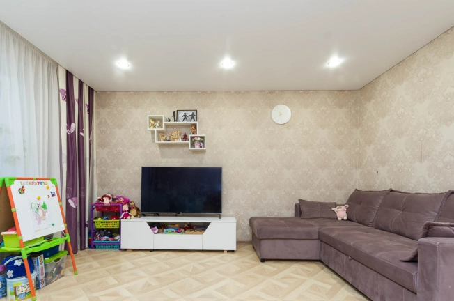 Купить квартиру в Тобольске. Вариант № 2120823, 1, площадь -  квм, цена 4300000 рублей