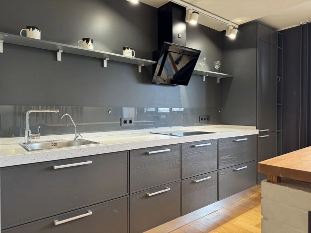 Купить квартиру в Москве. Вариант № 10277825, 4, площадь -  квм, цена 18500000 рублей