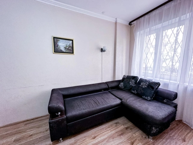 Купить однокомнатную квартиру на улице Евгении Жигуленко в Краснодаре. Вариант № 7713157, 3, площадь -  квм, цена 4200000 рублей