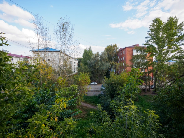 Купить однокомнатную квартиру в Омске. Вариант № 3992076, 6, площадь -  квм, цена 3250000 рублей