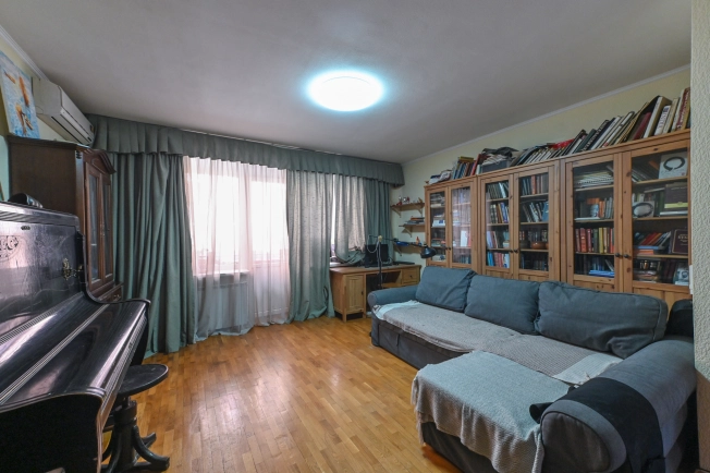 Купить трехкомнатную квартиру в Ростовской области. Вариант № 3414508, 3, площадь -  квм, цена 12950000 рублей