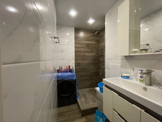 Купить двухкомнатную квартиру на улице имени Калинина в Краснодаре. Вариант № 2730270, 5, площадь -  квм, цена 6250000 рублей