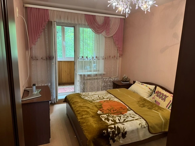 Купить трехкомнатную квартиру в районе Калининский в Новосибирске. Вариант № 4007841, 14, площадь -  квм, цена 6450000 рублей