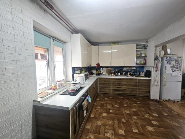 Купить дом на улице Административная в Иркутской области. Вариант № 8395455, 1, площадь -  квм, цена 4300000 рублей