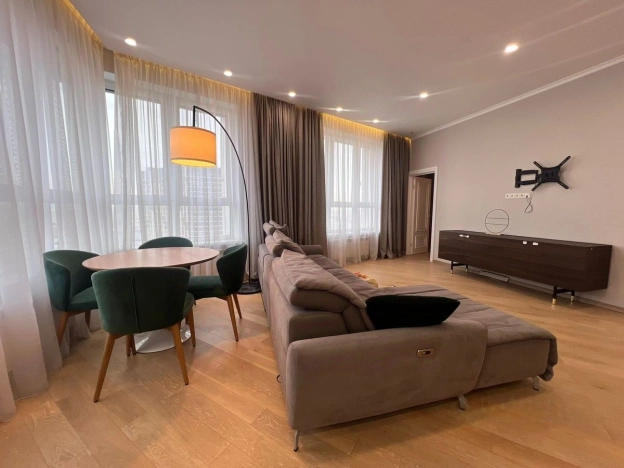 Купить квартиру в Москве. Вариант № 10235681, 15, площадь -  квм, цена 44000000 рублей