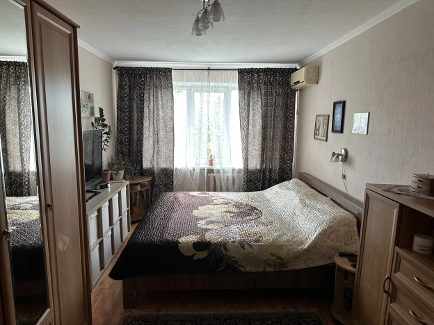 Купить трехкомнатную квартиру в Ростовской области. Вариант № 6912625, 0, площадь -  квм, цена 5800000 рублей