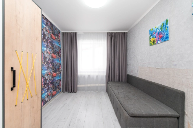 Купить четырехкомнатную квартиру в Челябинской области. Вариант № 3458188, 18, площадь -  квм, цена 3000000 рублей