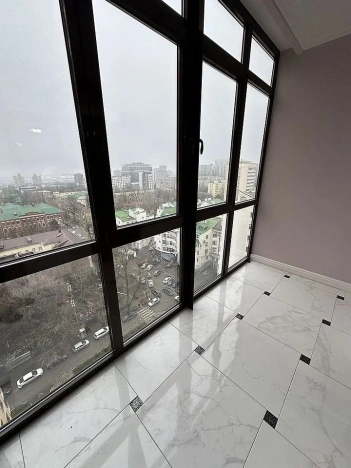 Купить трехкомнатную квартиру в районе Кировский в Ростове-на-Дону. Вариант № 35265, 22, площадь -  квм, цена 58000000 рублей