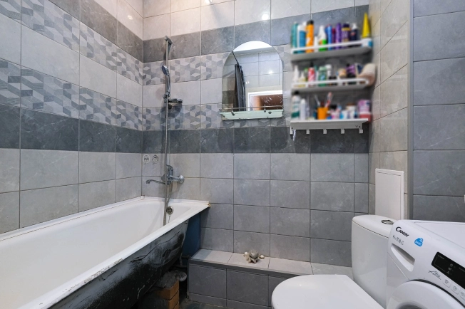 Купить однокомнатную квартиру в Обь. Вариант № 5250269, 5, площадь -  квм, цена 4050000 рублей