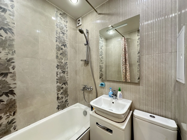 Купить двухкомнатную квартиру на вторичке на улице Планетная в Москве. Вариант № 10432520, 18, площадь - квм, цена 15999999 рублей