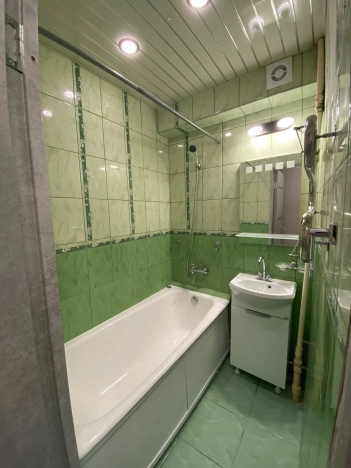 Купить трехкомнатную квартиру в Пушкине. Вариант № 55548, 17, площадь -  квм, цена 8500000 рублей