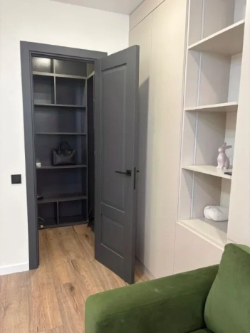 Купить квартиру в Москве. Вариант № 10438330, 3, площадь -  квм, цена 18490000 рублей