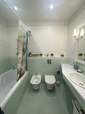 Купить трехкомнатную квартиру в Калининграде. Вариант № 10767093, 18, площадь -  квм, цена 19200000 рублей