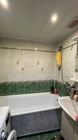 Купить трехкомнатную квартиру в Микрорайоне 8-й, Элиста в Элисте. Вариант № 2887815, 14, площадь -  квм, цена 5350000 рублей