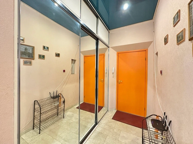 Купить однокомнатную квартиру в Санкт-Петербурге. Вариант № 9938003, 17, площадь -  квм, цена 8990000 рублей