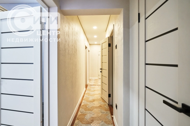 Купить трехкомнатную квартиру на вторичке в районе Коминтерновский в Воронеже. Вариант № 48199, 7, площадь - квм, цена 8900000 рублей