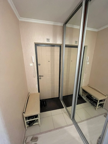 Купить трехкомнатную квартиру на вторичке в Микрорайоне 8-й, Элиста в Элисте. Вариант № 12848, 11, площадь -  квм, цена 6300000 рублей